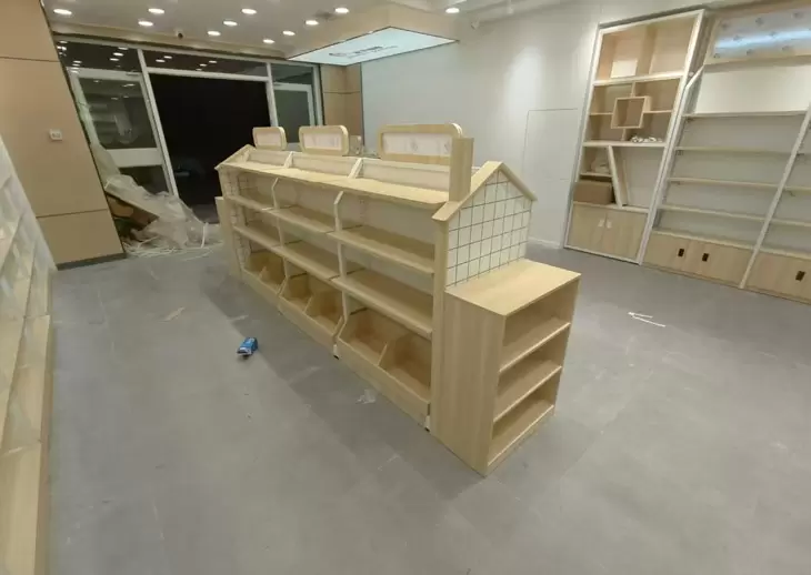 母婴店货架
