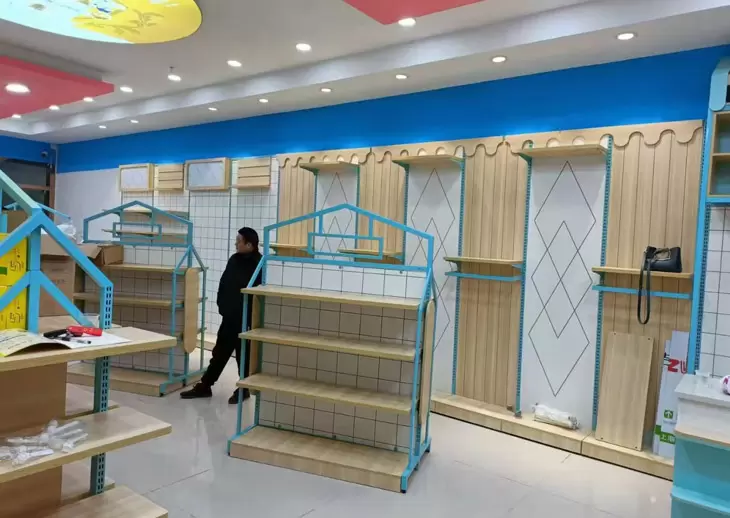 母婴店货架