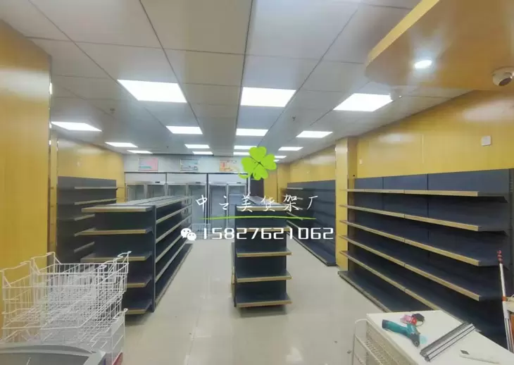 便利店货架